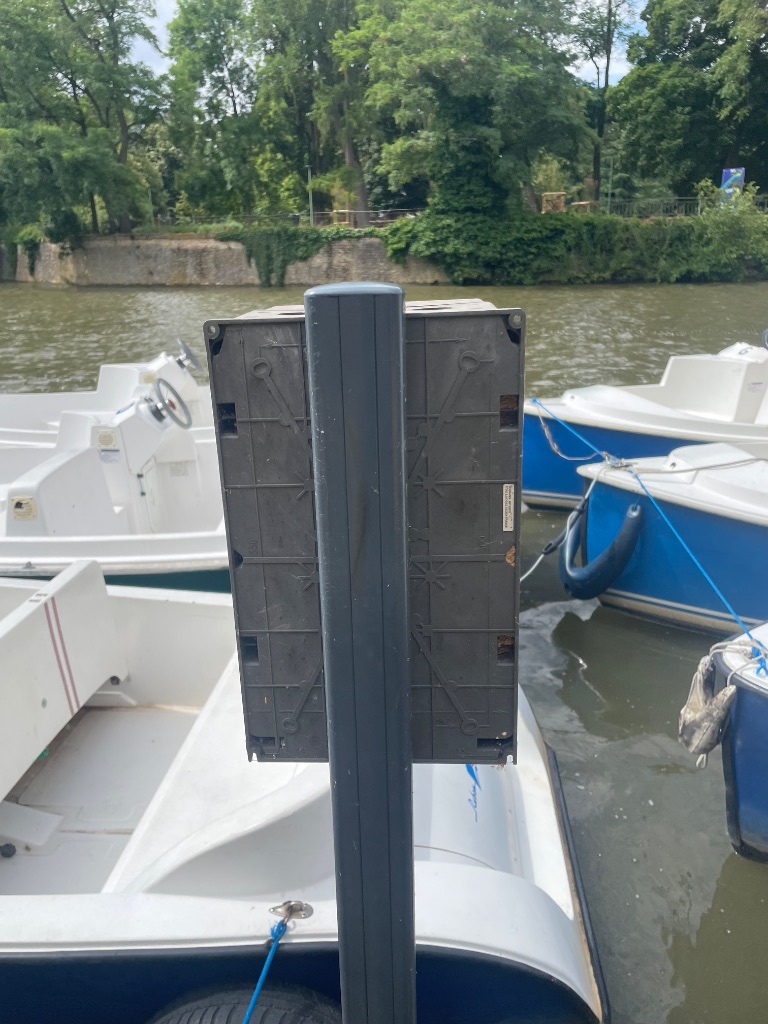 Tertiaire : borne / coffret de recharge (La Flotille, Metz)